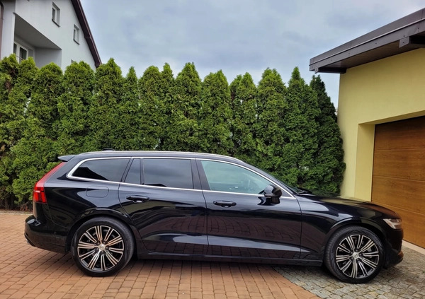 Volvo V60 cena 93600 przebieg: 184000, rok produkcji 2019 z Opoczno małe 352